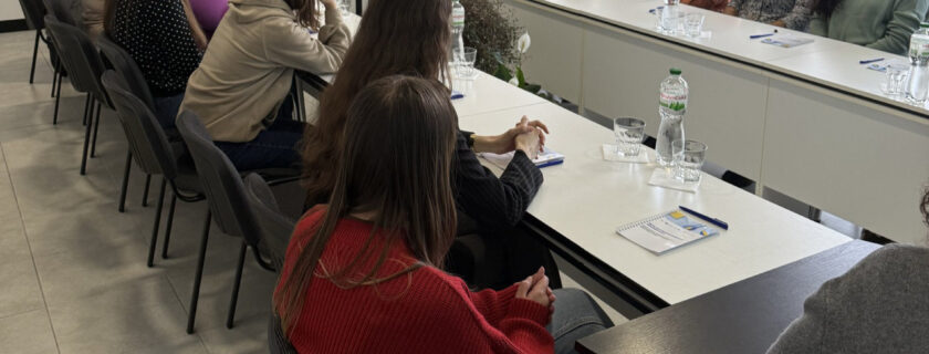 Підприємці швейної галузі завітали вчора в Івано-Франківський ЦПТО ДСЗ на круглий стіл – зустріч роботодавців