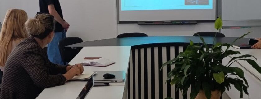 У межах співпраці Івано-Франківського центру професійно-технічної освіти Державної служби зайнятості з ГО «Розвиток бізнес-сектору України» відбувся практичний тренінг, присвячений можливостям використання штучного інтелекту в професійній діяльності